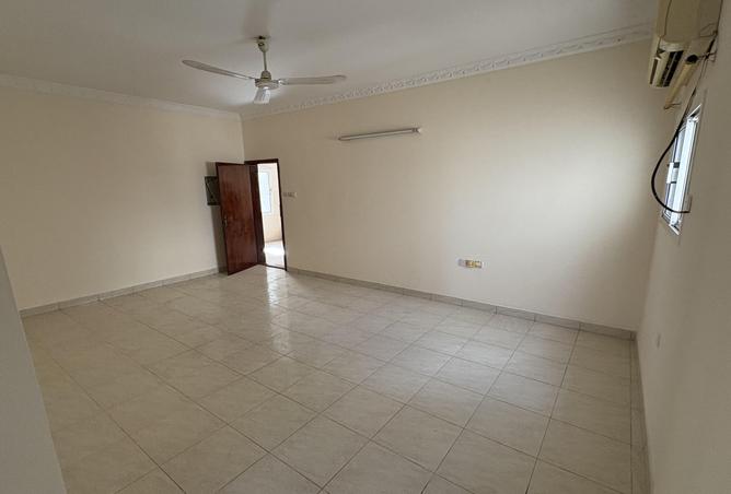 998015 - Property Image 2