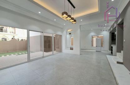Villa - 4 Bedrooms - 4 Bathrooms for rent in Janabiya - Northern Governorate