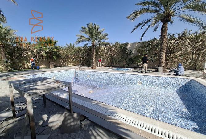 998404 - Property Image 2