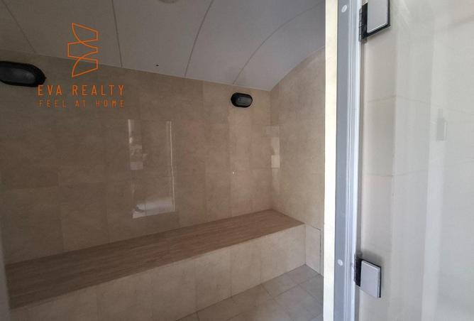 998404 - Property Image 3