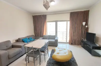 Apartment - 2 Bedrooms - 2 Bathrooms for rent in Busaiteen - Muharraq Governorate