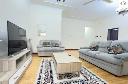 Apartment - 2 Bedrooms - 2 Bathrooms for rent in Mahooz - Manama - Capital Governorate