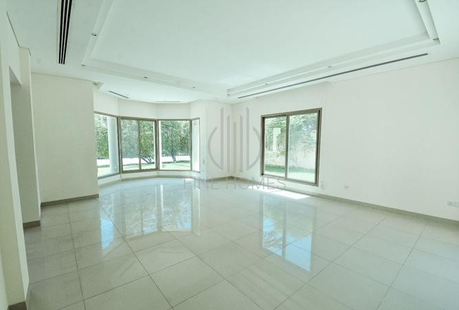 994267 - Property Image 2