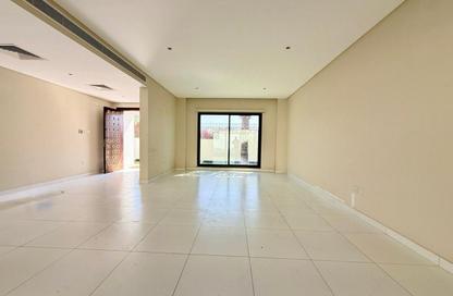 Villa - 4 Bedrooms - 5 Bathrooms for rent in Saar - Northern Governorate