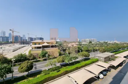 شقة - 2 غرف نوم - 2 حمامات للبيع في جزيرة الريف - محافظة العاصمة