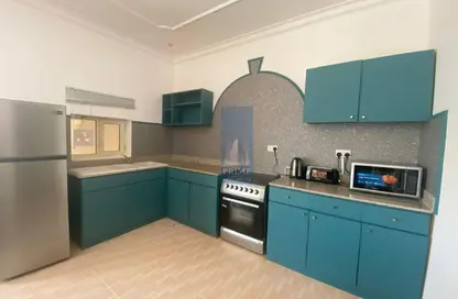 مجمع سكني - 2 غرف نوم - 3 حمامات للايجار في الجنبية - المحافظة الشمالية