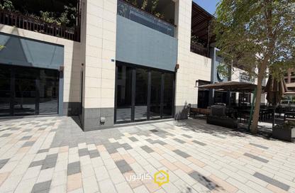 Shop - Studio - 4 Bathrooms for rent in Seef - Capital Governorate