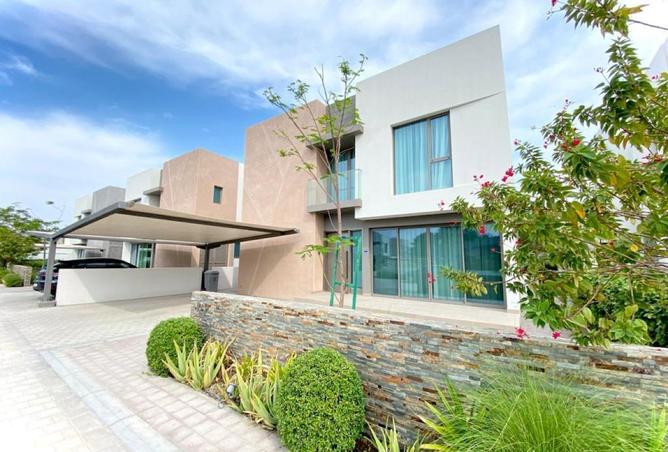 990367 - Property Image 2