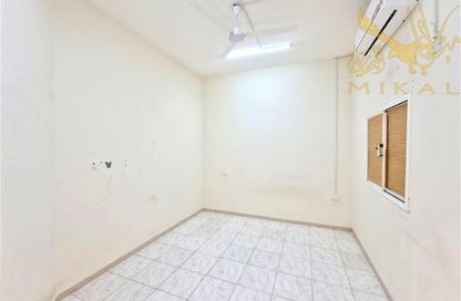 Apartment - Studio - 1 Bathroom for rent in Gudaibiya - Manama - Capital Governorate