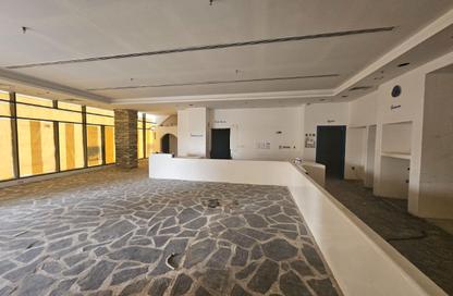 Retail - Studio - 2 Bathrooms for rent in Seef - Capital Governorate