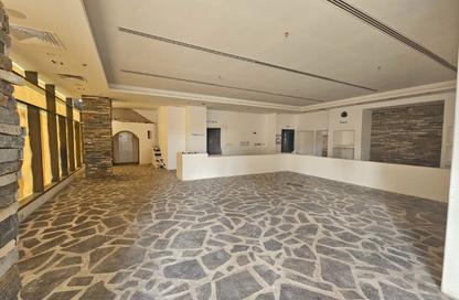 Retail - Studio - 2 Bathrooms for rent in Seef - Capital Governorate