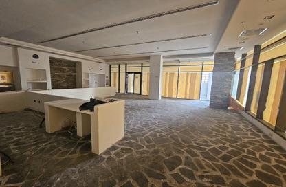 Retail - Studio - 2 Bathrooms for rent in Seef - Capital Governorate