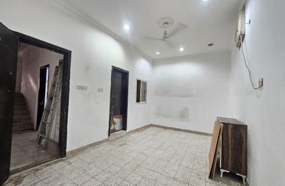 Villa - 7+ Bedrooms - 7+ Bathrooms for rent in Hidd - Muharraq Governorate Villa - 7+ Bedrooms - 7+ Bathrooms for rent in Hidd - Muharraq Governorate