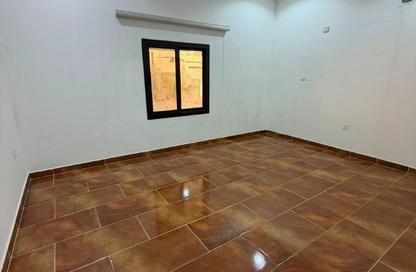 Apartment - 4 Bedrooms - 4 Bathrooms for rent in Diraz - Northern Governorate Apartment - 4 Bedrooms - 4 Bathrooms for rent in Diraz - Northern Governorate