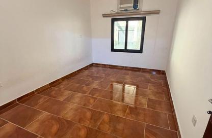Apartment - 4 Bedrooms - 4 Bathrooms for rent in Diraz - Northern Governorate