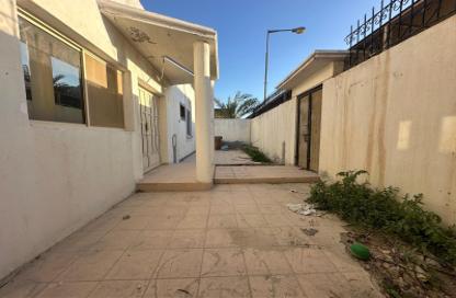 Villa - 4 Bedrooms - 4 Bathrooms for sale in Hamad Town - Northern Governorate