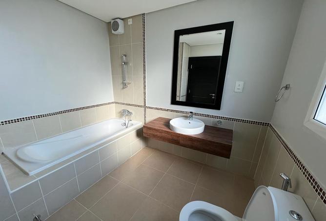 976018 - Property Image 2