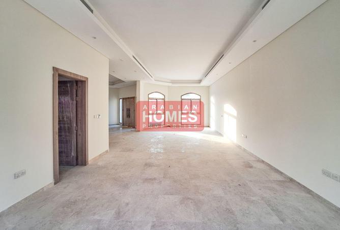 999976 - Property Image 2