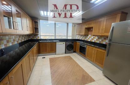 Apartment - 4 Bedrooms - 5 Bathrooms for rent in Abraj Al Lulu - Manama - Capital Governorate