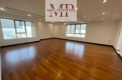 Apartment - 4 Bedrooms - 5 Bathrooms for rent in Abraj Al Lulu - Manama - Capital Governorate