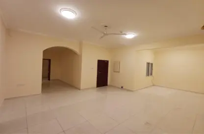 شقة - 4 غرف نوم - 3 حمامات للايجار في الحجيات - الرفاع - المحافظة الجنوبية