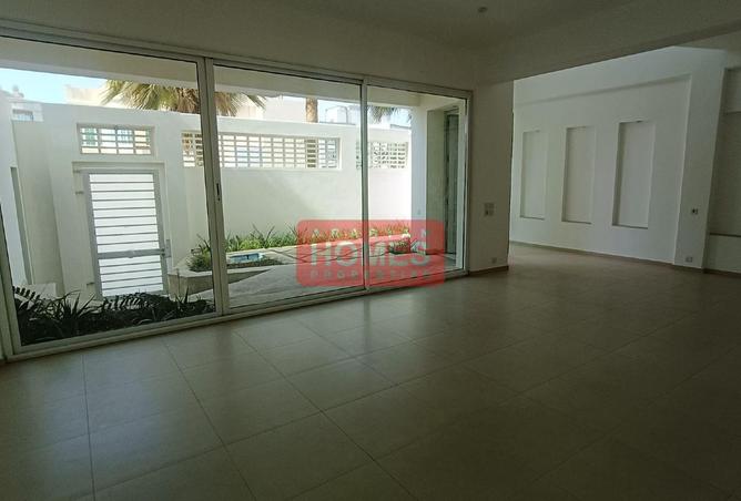 997313 - Property Image 2