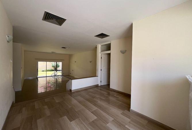 54207235 - Property Image 2