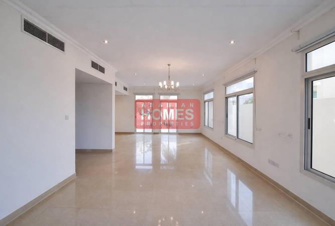 989415 - Property Image 3