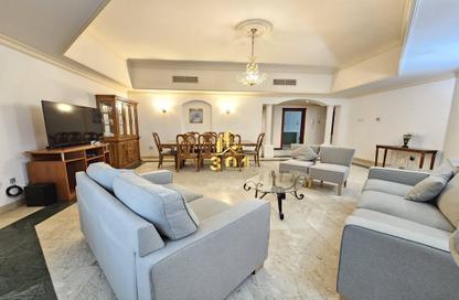 Apartment - 3 Bedrooms - 3 Bathrooms for rent in Al Juffair - Capital Governorate