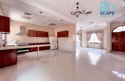 Villa - 4 Bedrooms - 5 Bathrooms for rent in Janabiya - Northern Governorate