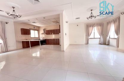 Villa - 4 Bedrooms - 5 Bathrooms for rent in Janabiya - Northern Governorate