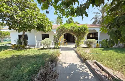 Compound - 4 Bedrooms - 3 Bathrooms for rent in Saar - Northern Governorate