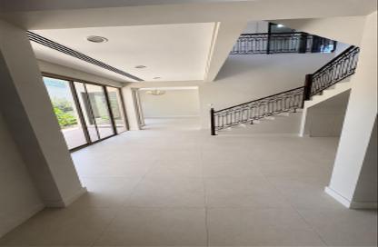 Compound - 4 Bedrooms - 5 Bathrooms for rent in Janabiya - Northern Governorate