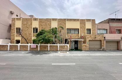 Villa - 7+ Bedrooms - 6 Bathrooms for rent in Isa Town - Central Governorate