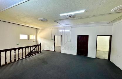 Villa - 7+ Bedrooms - 6 Bathrooms for rent in Isa Town - Central Governorate