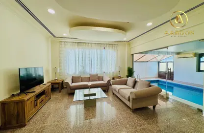 Apartment - 2 Bedrooms - 3 Bathrooms for rent in Busaiteen - Muharraq Governorate