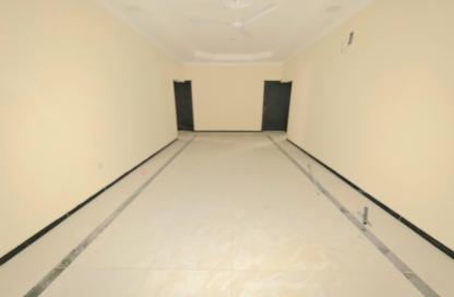 Apartment - 3 Bedrooms - 3 Bathrooms for rent in Tubli - Central Governorate
