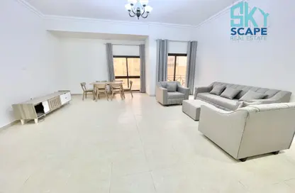 Apartment - 2 Bedrooms - 2 Bathrooms for rent in Sanabis - Manama - Capital Governorate