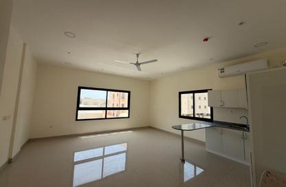 Apartment - 2 Bedrooms - 2 Bathrooms for rent in Janabiya - Northern Governorate