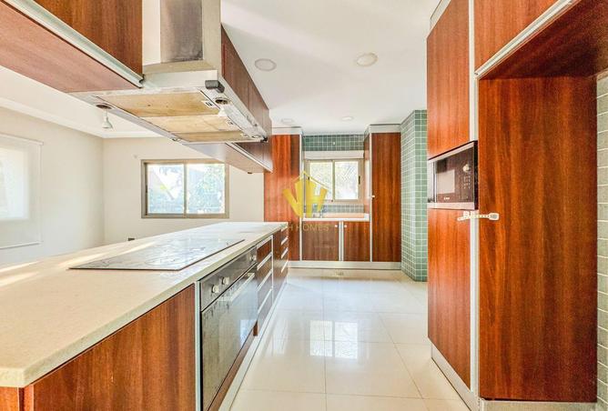 988685 - Property Image 2