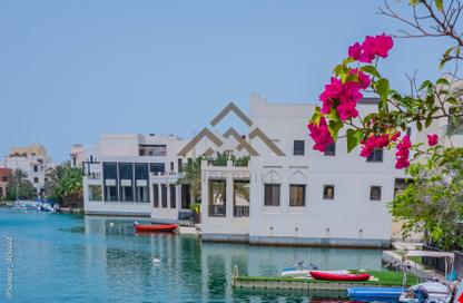 Villa - 4 Bedrooms - 5 Bathrooms for sale in Al Marsa Floating City - Amwaj Islands - Muharraq Governorate