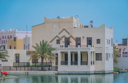 Villa - 4 Bedrooms - 5 Bathrooms for sale in Al Marsa Floating City - Amwaj Islands - Muharraq Governorate