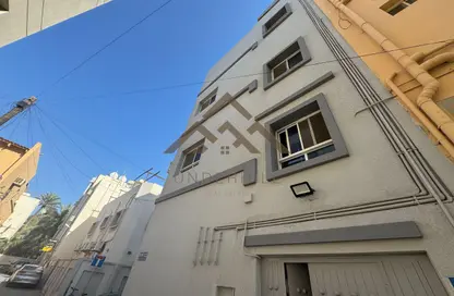 Apartment - 4 Bedrooms - 2 Bathrooms for rent in Salihiya - Manama - Capital Governorate