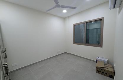 Apartment - 4 Bedrooms - 3 Bathrooms for rent in Janabiya - Northern Governorate