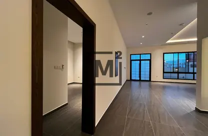 Villa - 6 Bedrooms - 7 Bathrooms for sale in Saar - Northern Governorate