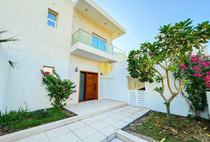 1002777 - Property Image 2