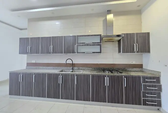 57877000 - Property Image 3