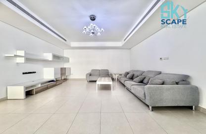 Apartment - 2 Bedrooms - 3 Bathrooms for rent in Seef - Capital Governorate