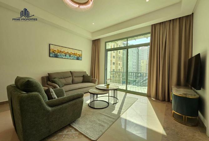 988043 - Property Image 2