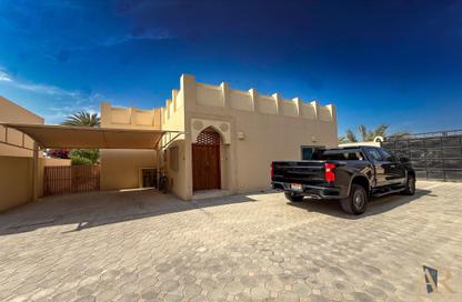 Compound - 3 Bedrooms - 4 Bathrooms for rent in Al Jasra - Northern Governorate